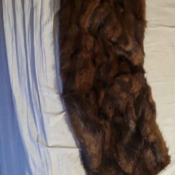 Brown and black fur stole - Picture 4 of 4